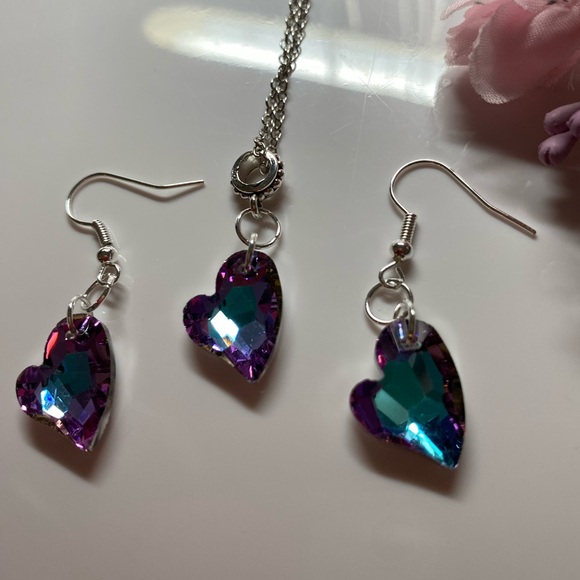 Crystal heart necklace and earrings set - Picture 4 of 4